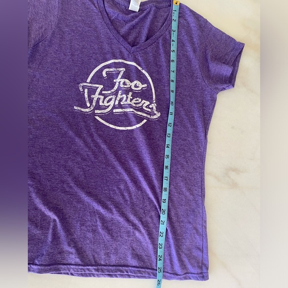 Foo Fighters concert t shirt. Broken leg tour - Picture 2 of 6